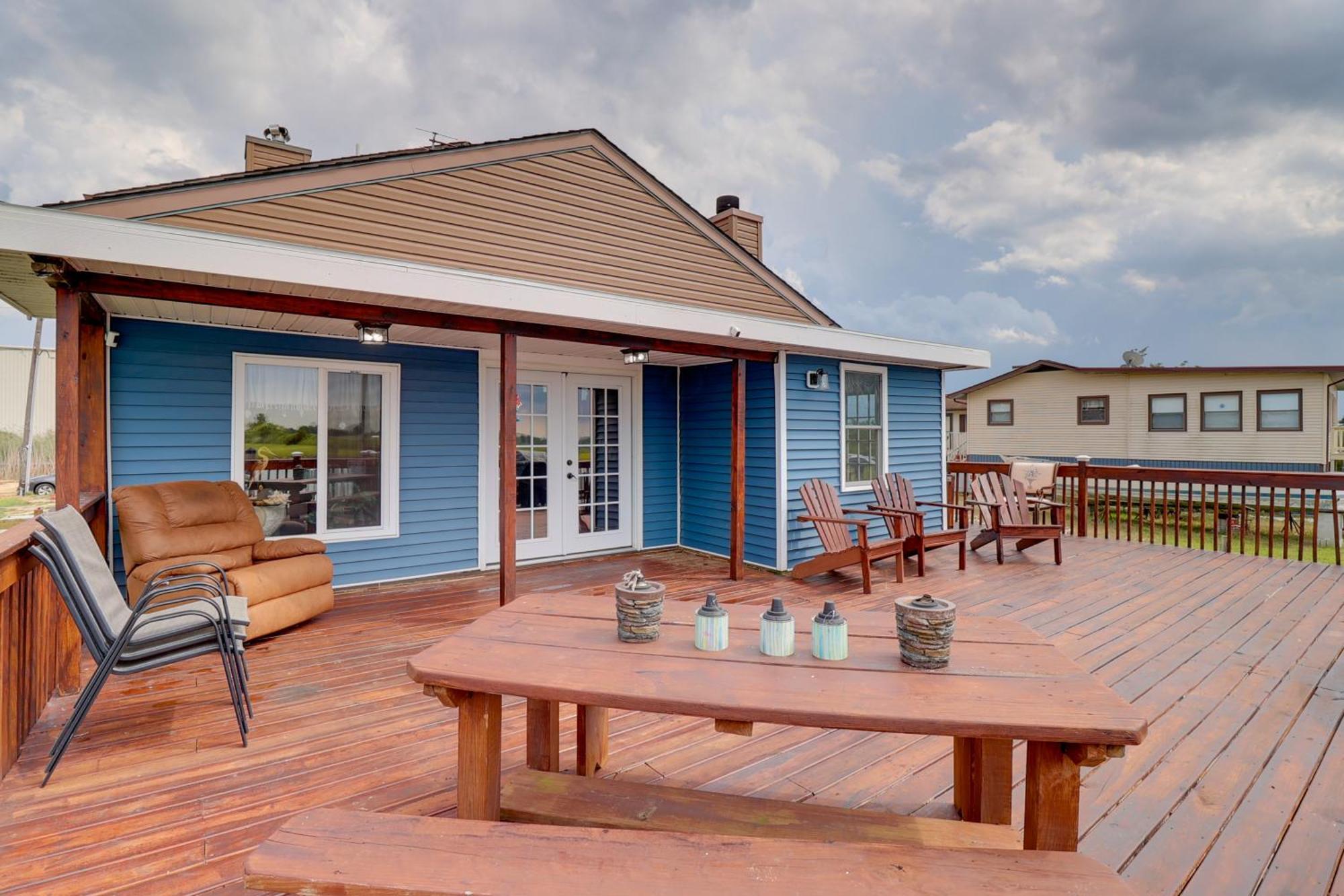 Oceanfront Milford Home With View And Boat Access Kültér fotó
